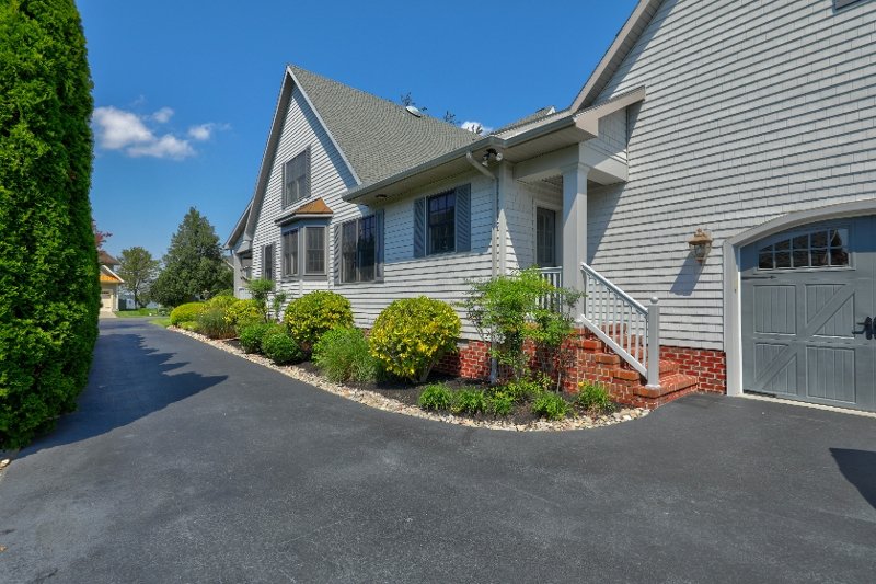 34305 Indian River Drive, Bay Colony